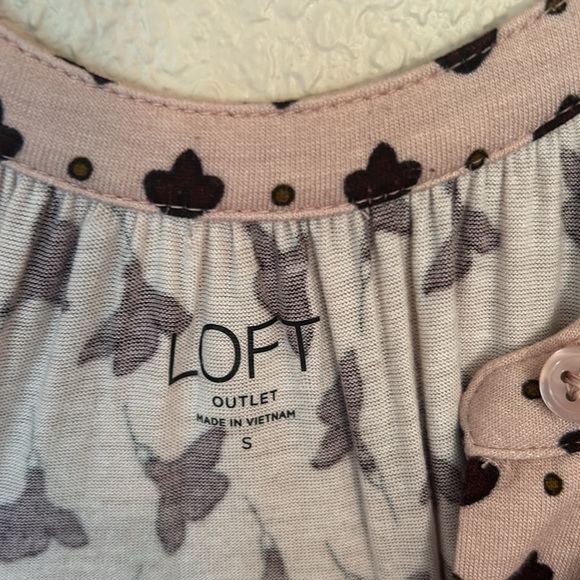 Women’s Loft dressy tank top size small. - Picture 2 of 4